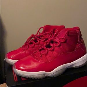 Gym red 11’s